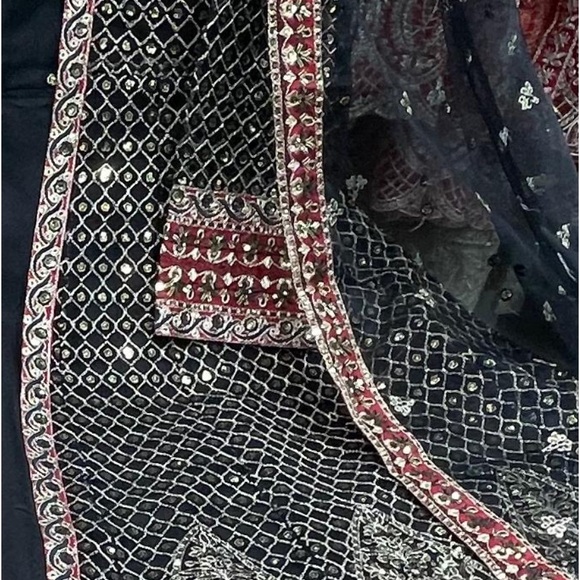 Indian desi Pakistani sequence embroidered bridal dress - Picture 4 of 4